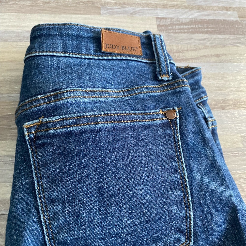 Size 9 Judy blues non distressed